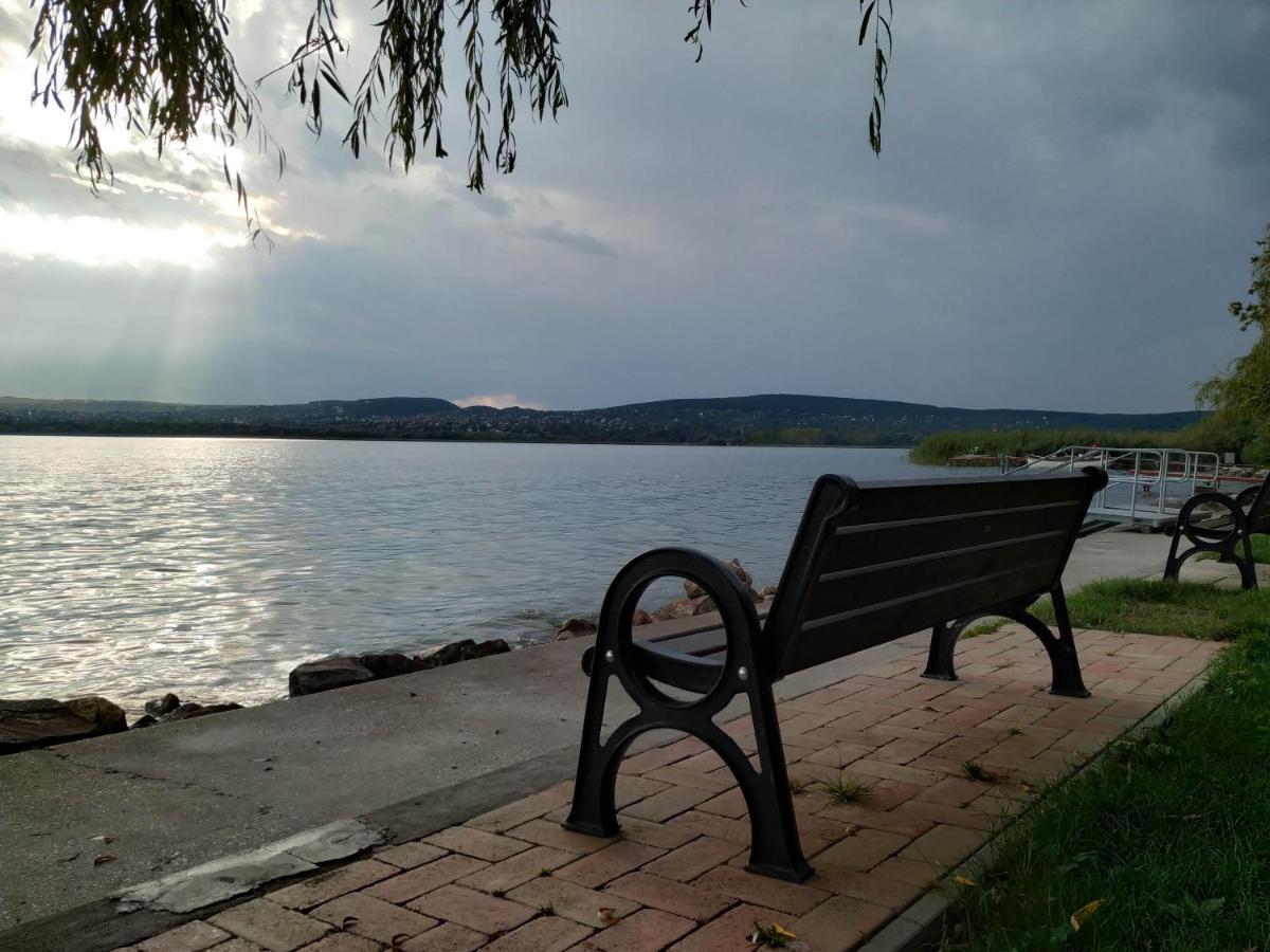 Elizabeth Vendeghaz Balatonfuzfon A Strandnal Екстериор снимка